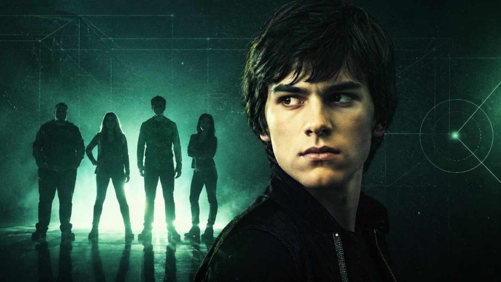 Why Was Aaron Stone Cancelled? Disney XD's Forgotten Live-Action Show, Explained 1 aaron stone