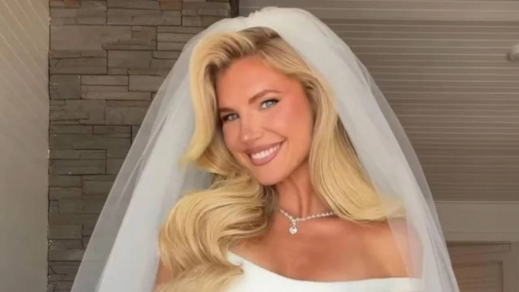 Brielle Biermann vs. Brigette Pheloung