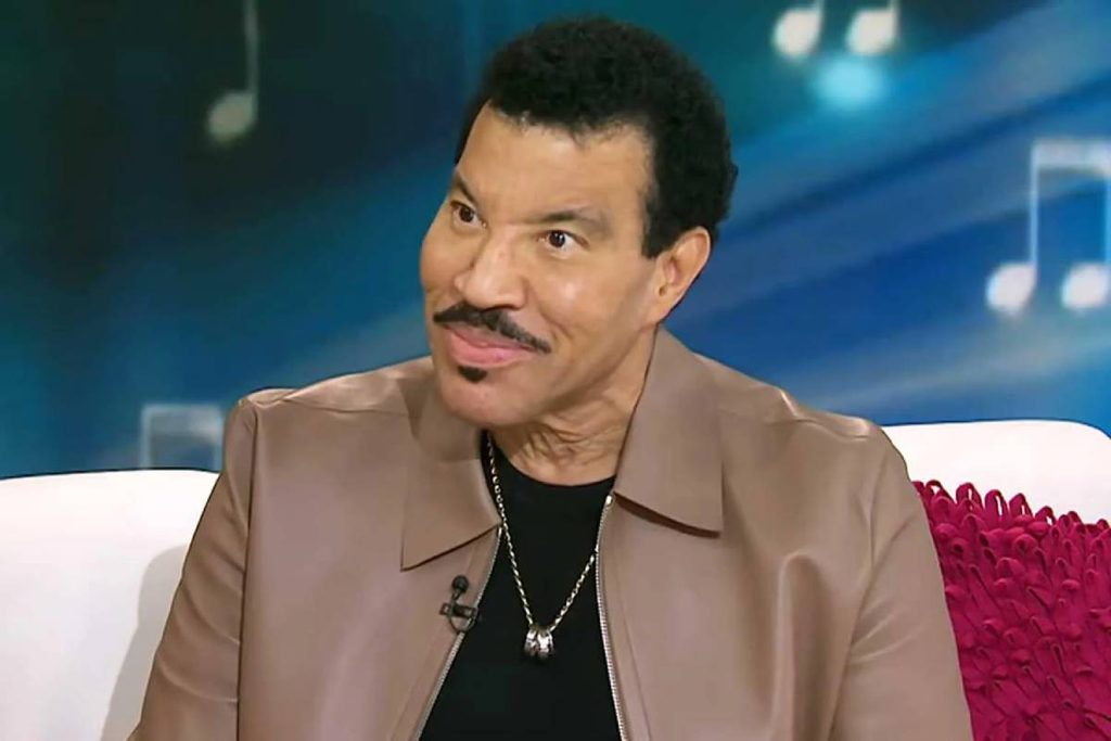 Lionel Richie Took a Real Shot at Chris Brown and Usher Mid Concert
