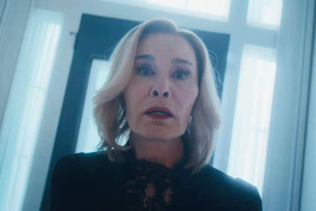 How many episodes drop on premiere night 1