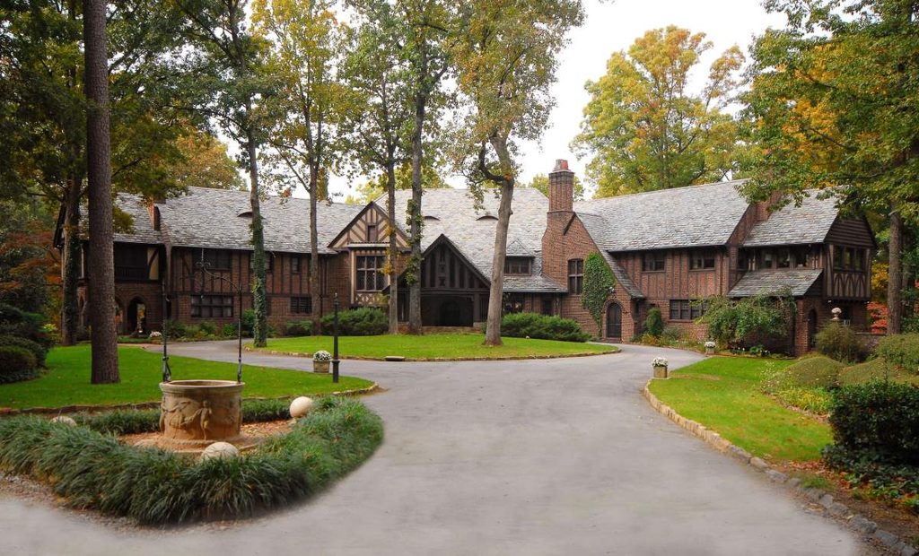 The Salvatore Boarding House Can You Go Inside